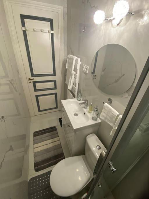 Premium Studio 2 Minutes Walk From Champs-Elysees París Exterior foto