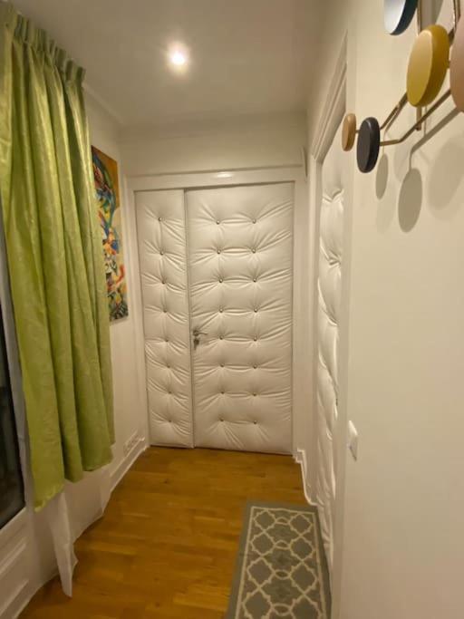 Premium Studio 2 Minutes Walk From Champs-Elysees París Exterior foto