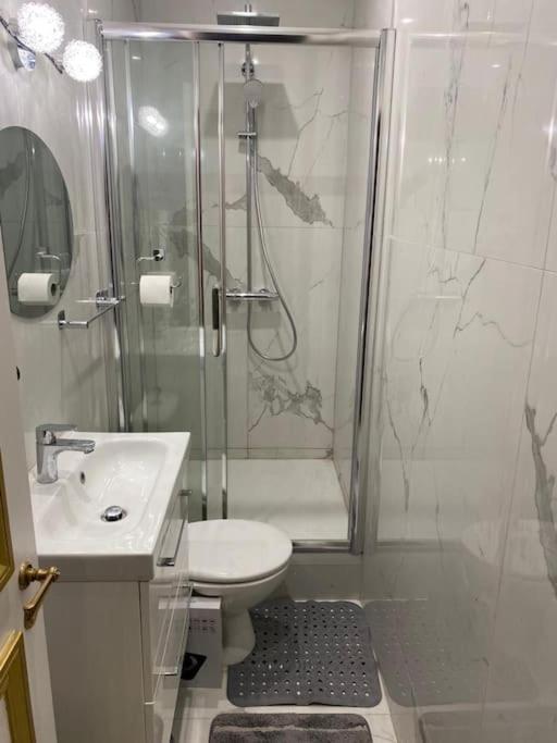 Premium Studio 2 Minutes Walk From Champs-Elysees París Exterior foto
